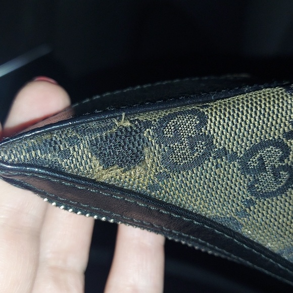 Gucci GG Small Canvas Shoulder Bag ๐ค๐ - Picture 8 of 13